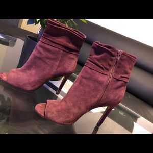 Suede purple low cut boots